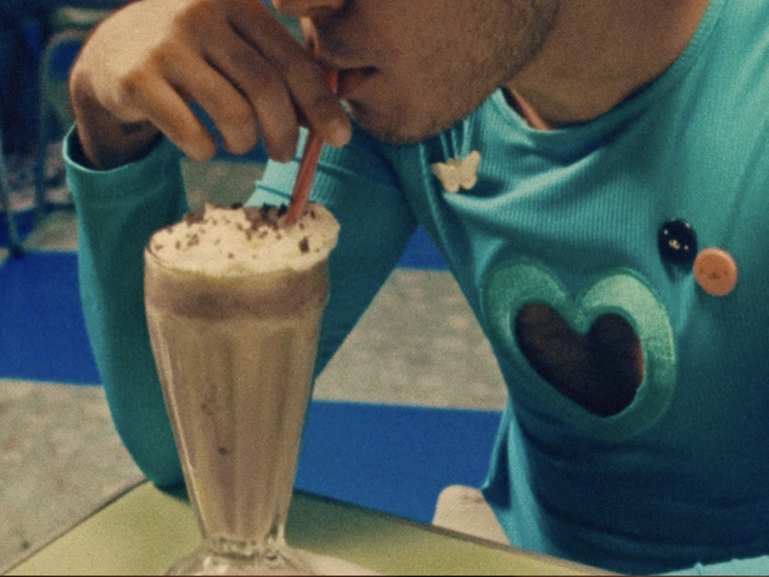 Still from ¡Beso de lengua!.